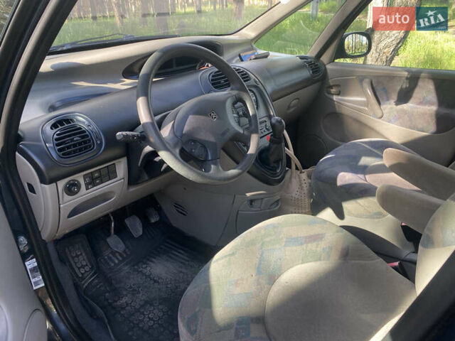 Чорний Сітроен Ксара Пікассо, об'ємом двигуна 2 л та пробігом 301 тис. км за 3400 $, фото 11 на Automoto.ua