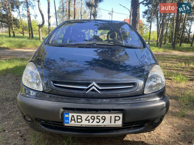 Чорний Сітроен Ксара Пікассо, об'ємом двигуна 2 л та пробігом 301 тис. км за 3400 $, фото 1 на Automoto.ua