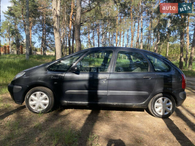 Чорний Сітроен Ксара Пікассо, об'ємом двигуна 2 л та пробігом 301 тис. км за 3400 $, фото 7 на Automoto.ua