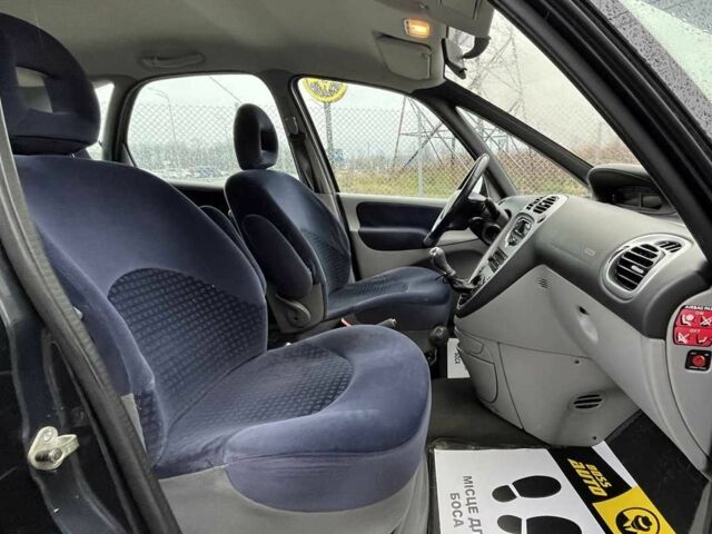 Чорний Сітроен Ксара Пікассо, об'ємом двигуна 1.6 л та пробігом 284 тис. км за 3600 $, фото 14 на Automoto.ua