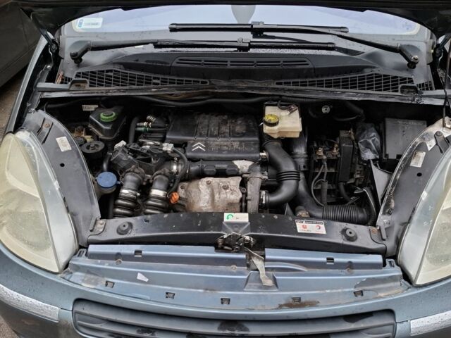 Черный Ситроен Ксара Пикассо, объемом двигателя 1.6 л и пробегом 259 тыс. км за 1600 $, фото 4 на Automoto.ua