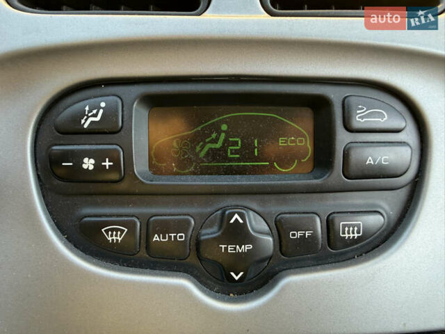 Черный Ситроен Ксара Пикассо, объемом двигателя 1.59 л и пробегом 246 тыс. км за 3900 $, фото 24 на Automoto.ua