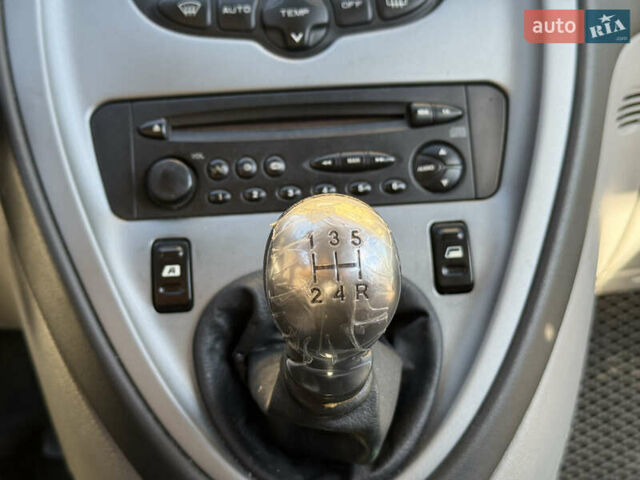 Черный Ситроен Ксара Пикассо, объемом двигателя 1.59 л и пробегом 246 тыс. км за 3900 $, фото 25 на Automoto.ua