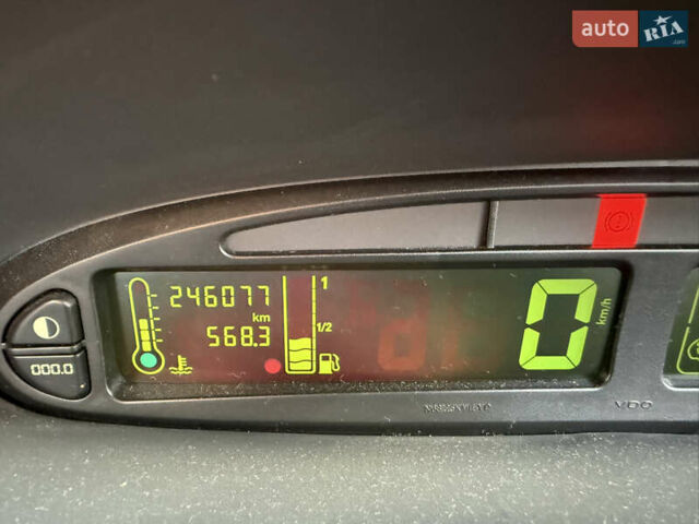 Черный Ситроен Ксара Пикассо, объемом двигателя 1.59 л и пробегом 246 тыс. км за 3900 $, фото 26 на Automoto.ua