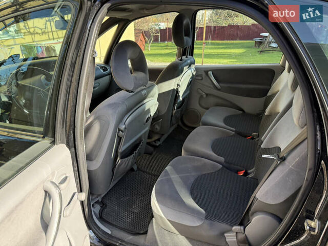 Черный Ситроен Ксара Пикассо, объемом двигателя 1.59 л и пробегом 246 тыс. км за 3900 $, фото 15 на Automoto.ua