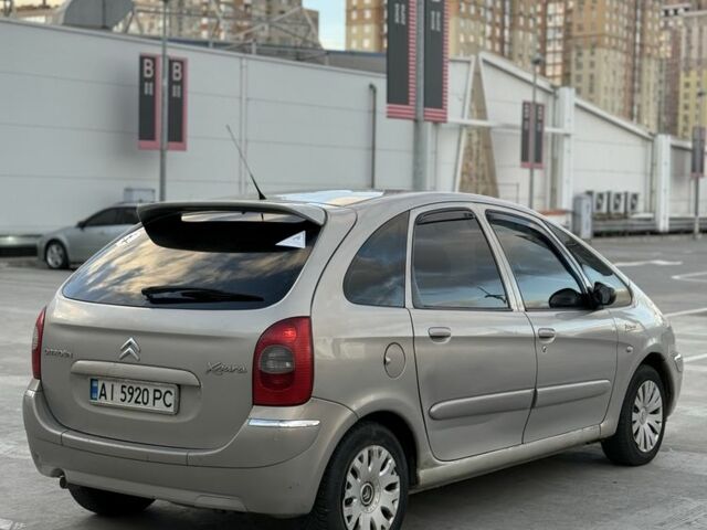 Коричневый Ситроен Ксара Пикассо, объемом двигателя 1.7 л и пробегом 400 тыс. км за 2500 $, фото 2 на Automoto.ua