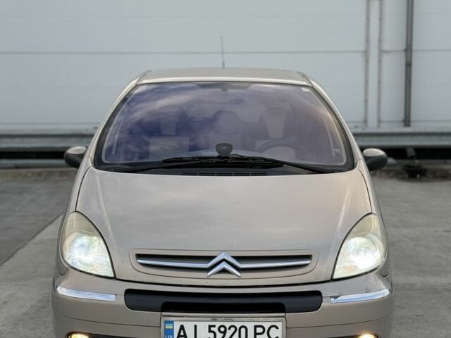 Коричневый Ситроен Ксара Пикассо, объемом двигателя 1.7 л и пробегом 400 тыс. км за 2500 $, фото 4 на Automoto.ua