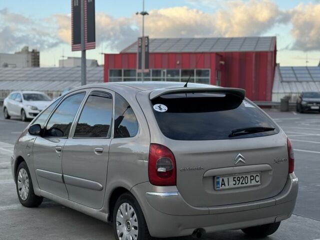 Коричневый Ситроен Ксара Пикассо, объемом двигателя 1.7 л и пробегом 400 тыс. км за 2500 $, фото 3 на Automoto.ua