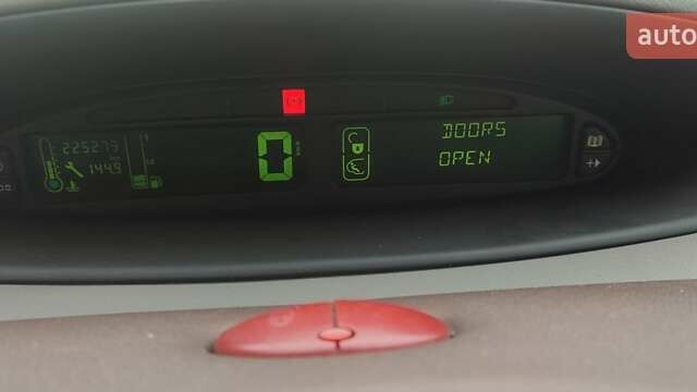 Коричневый Ситроен Ксара Пикассо, объемом двигателя 1.75 л и пробегом 225 тыс. км за 3250 $, фото 19 на Automoto.ua