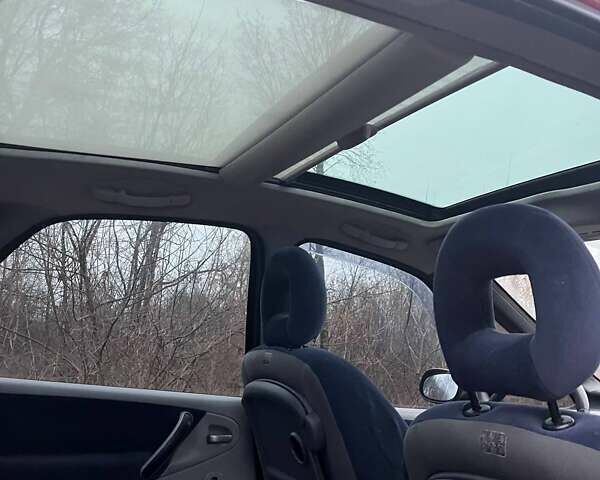 Червоний Сітроен Ксара Пікассо, об'ємом двигуна 1.6 л та пробігом 270 тис. км за 3900 $, фото 5 на Automoto.ua