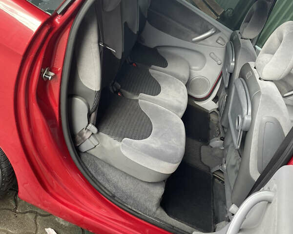 Ситроен Ксара Пикассо 2010 в Владимир-Волынский на Automoto.ua Красный Ситроен Ксара Пикассо, объемом двигателя 1.56 л и пробегом 243 тыс. км за 3800 $, фото 5 на Automoto.ua