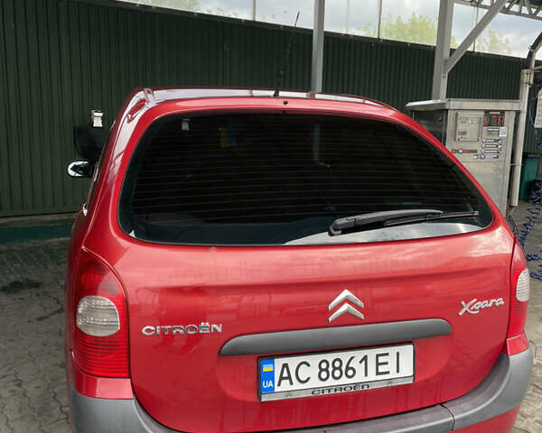 Ситроен Ксара Пикассо 2010 в Владимир-Волынский на Automoto.ua Красный Ситроен Ксара Пикассо, объемом двигателя 1.56 л и пробегом 243 тыс. км за 3800 $, фото 3 на Automoto.ua