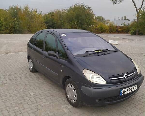 Серый Ситроен Ксара Пикассо, объемом двигателя 1.75 л и пробегом 240 тыс. км за 2999 $, фото 2 на Automoto.ua
