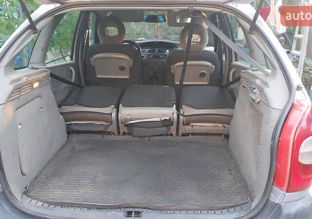 Сірий Сітроен Ксара Пікассо, об'ємом двигуна 1.75 л та пробігом 335 тис. км за 2200 $, фото 1 на Automoto.ua