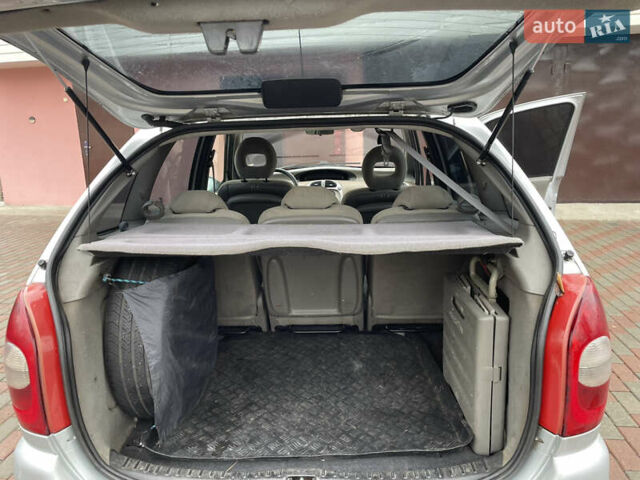 Серый Ситроен Ксара Пикассо, объемом двигателя 1.75 л и пробегом 295 тыс. км за 1950 $, фото 6 на Automoto.ua