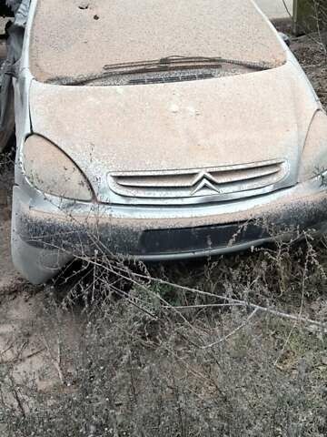 Серый Ситроен Ксара Пикассо, объемом двигателя 1.8 л и пробегом 260 тыс. км за 800 $, фото 3 на Automoto.ua