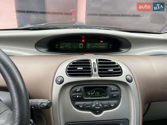 Серый Ситроен Ксара Пикассо, объемом двигателя 1.75 л и пробегом 295 тыс. км за 1950 $, фото 7 на Automoto.ua