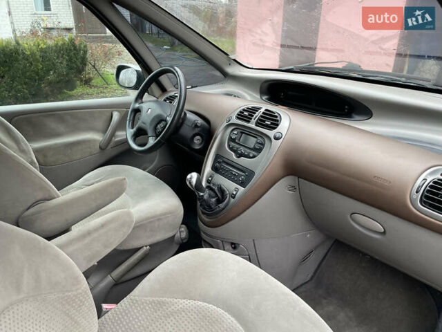 Серый Ситроен Ксара Пикассо, объемом двигателя 1.75 л и пробегом 295 тыс. км за 1950 $, фото 4 на Automoto.ua