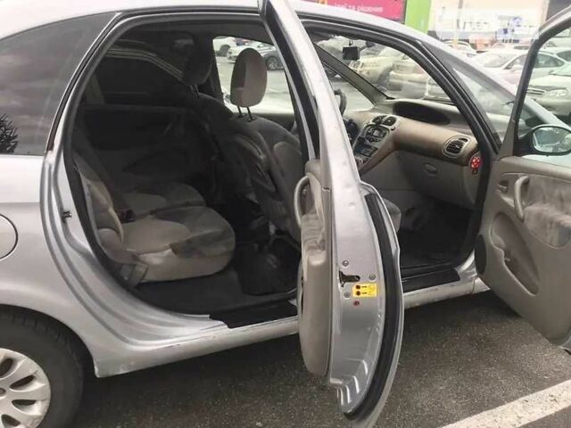 Серый Ситроен Ксара Пикассо, объемом двигателя 1.8 л и пробегом 365 тыс. км за 2700 $, фото 4 на Automoto.ua