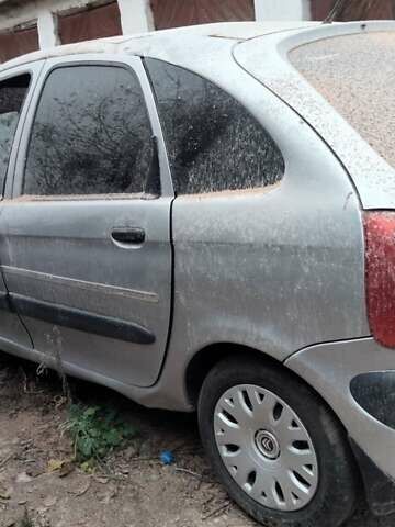 Серый Ситроен Ксара Пикассо, объемом двигателя 1.8 л и пробегом 260 тыс. км за 800 $, фото 4 на Automoto.ua