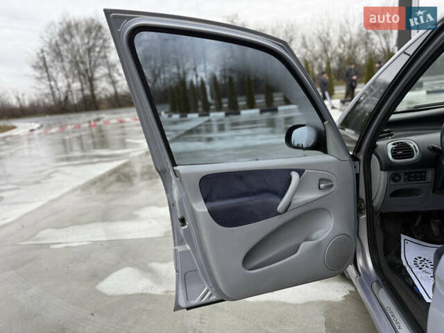 Серый Ситроен Ксара Пикассо, объемом двигателя 2 л и пробегом 265 тыс. км за 2599 $, фото 18 на Automoto.ua