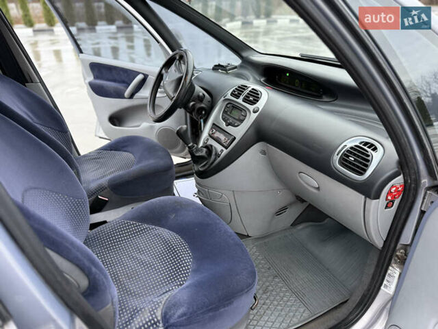 Серый Ситроен Ксара Пикассо, объемом двигателя 2 л и пробегом 265 тыс. км за 2599 $, фото 12 на Automoto.ua