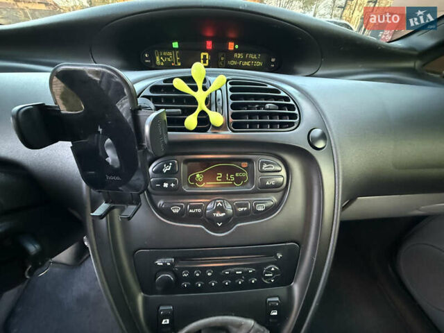 Серый Ситроен Ксара Пикассо, объемом двигателя 2 л и пробегом 318 тыс. км за 2500 $, фото 14 на Automoto.ua