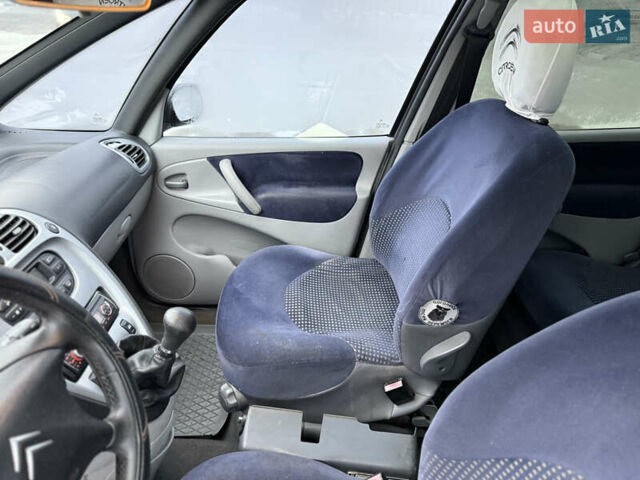 Серый Ситроен Ксара Пикассо, объемом двигателя 2 л и пробегом 265 тыс. км за 2599 $, фото 17 на Automoto.ua