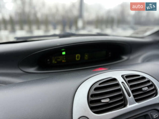 Серый Ситроен Ксара Пикассо, объемом двигателя 2 л и пробегом 265 тыс. км за 2599 $, фото 14 на Automoto.ua