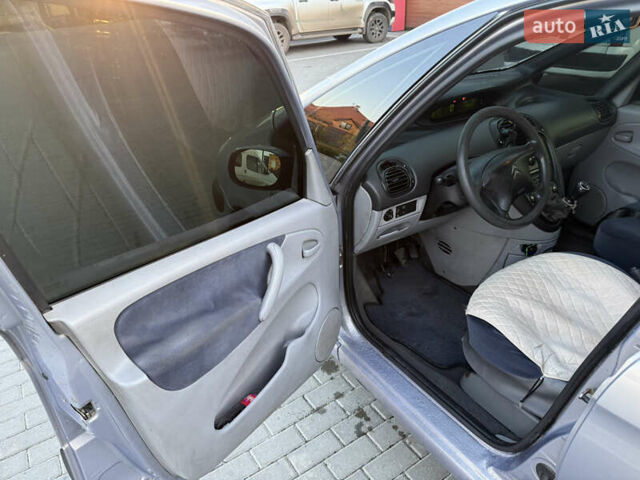 Серый Ситроен Ксара Пикассо, объемом двигателя 2 л и пробегом 318 тыс. км за 2500 $, фото 9 на Automoto.ua