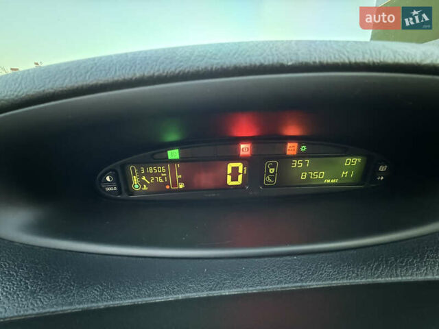 Серый Ситроен Ксара Пикассо, объемом двигателя 2 л и пробегом 318 тыс. км за 2500 $, фото 15 на Automoto.ua