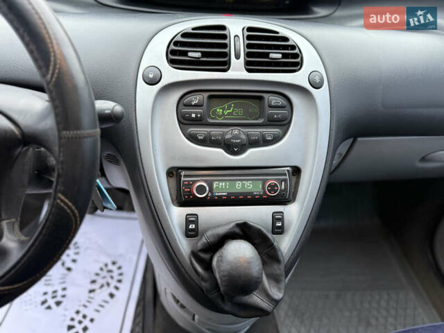 Серый Ситроен Ксара Пикассо, объемом двигателя 2 л и пробегом 265 тыс. км за 2599 $, фото 15 на Automoto.ua
