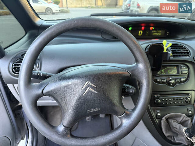 Серый Ситроен Ксара Пикассо, объемом двигателя 2 л и пробегом 318 тыс. км за 2500 $, фото 12 на Automoto.ua