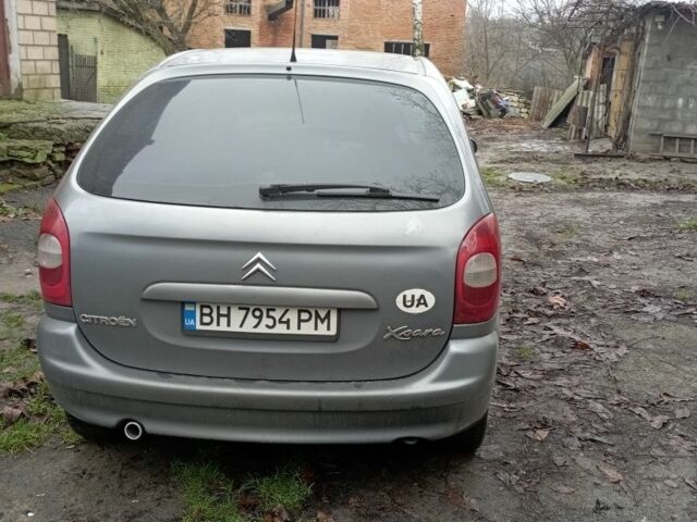 Серый Ситроен Ксара Пикассо, объемом двигателя 1.7 л и пробегом 1000 тыс. км за 3500 $, фото 3 на Automoto.ua