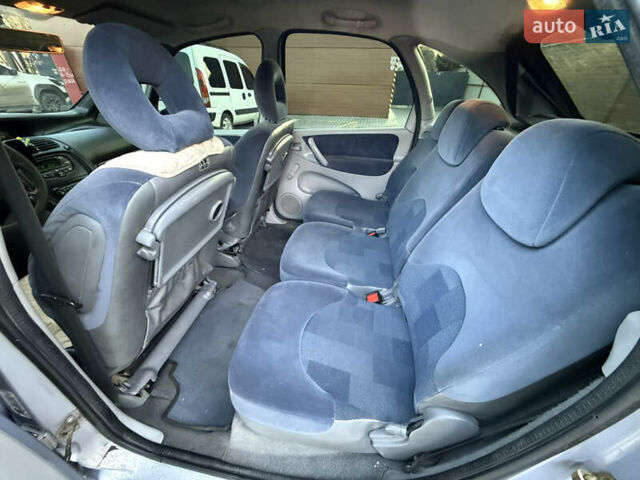 Серый Ситроен Ксара Пикассо, объемом двигателя 2 л и пробегом 318 тыс. км за 2500 $, фото 16 на Automoto.ua