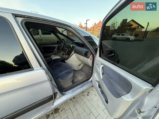 Серый Ситроен Ксара Пикассо, объемом двигателя 2 л и пробегом 318 тыс. км за 2500 $, фото 20 на Automoto.ua