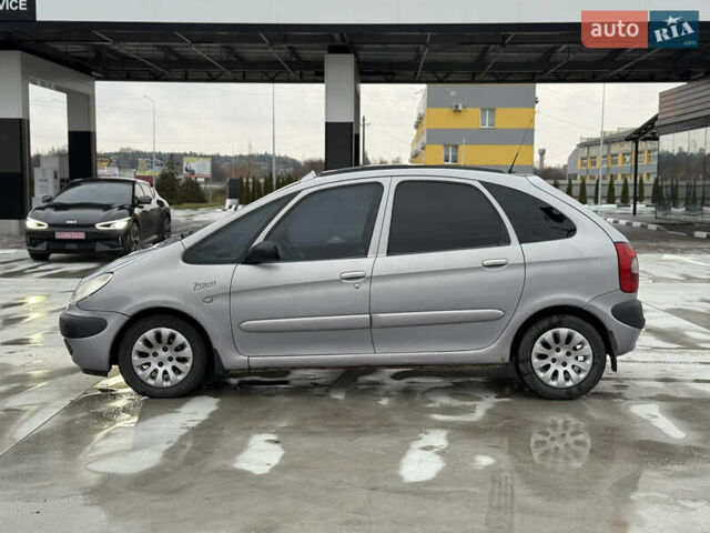 Серый Ситроен Ксара Пикассо, объемом двигателя 2 л и пробегом 265 тыс. км за 2599 $, фото 6 на Automoto.ua