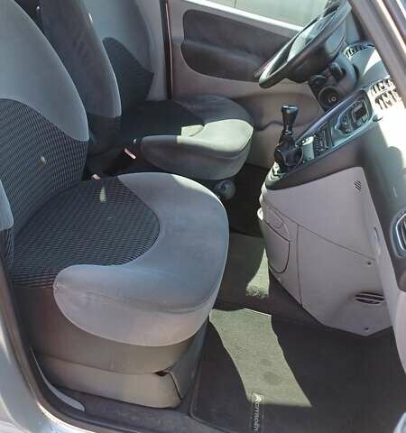 Серый Ситроен Ксара Пикассо, объемом двигателя 1.7 л и пробегом 375 тыс. км за 2700 $, фото 8 на Automoto.ua