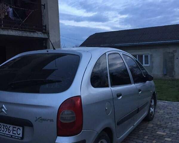 Серый Ситроен Ксара Пикассо, объемом двигателя 1.6 л и пробегом 241 тыс. км за 3200 $, фото 1 на Automoto.ua