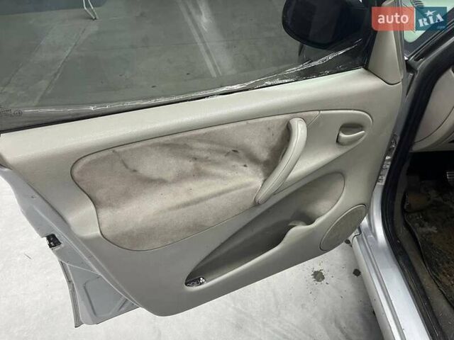 Серый Ситроен Ксара Пикассо, объемом двигателя 1.59 л и пробегом 242 тыс. км за 3900 $, фото 11 на Automoto.ua