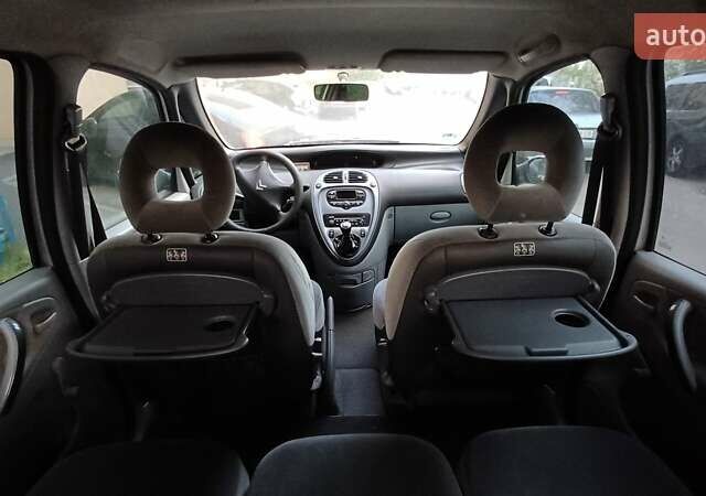 Серый Ситроен Ксара Пикассо, объемом двигателя 1.7 л и пробегом 375 тыс. км за 2700 $, фото 2 на Automoto.ua