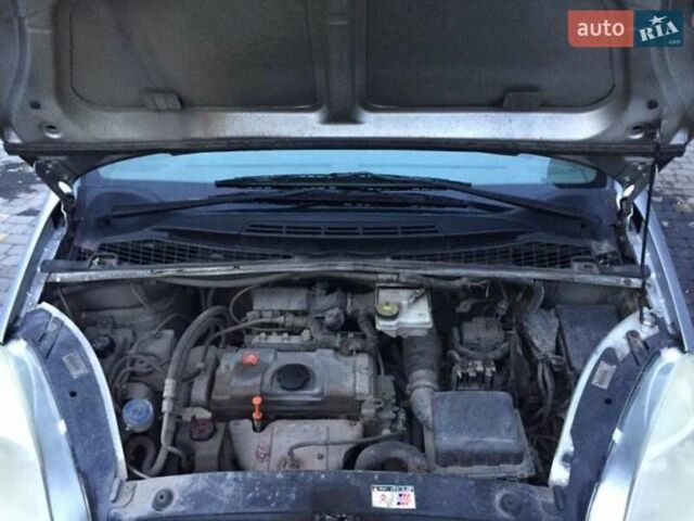 Серый Ситроен Ксара Пикассо, объемом двигателя 1.6 л и пробегом 241 тыс. км за 3200 $, фото 9 на Automoto.ua