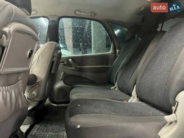 Серый Ситроен Ксара Пикассо, объемом двигателя 1.59 л и пробегом 242 тыс. км за 3900 $, фото 14 на Automoto.ua