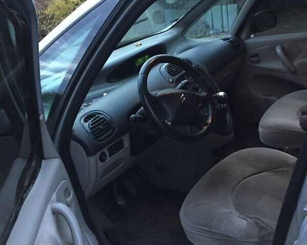 Серый Ситроен Ксара Пикассо, объемом двигателя 1.6 л и пробегом 241 тыс. км за 3200 $, фото 3 на Automoto.ua