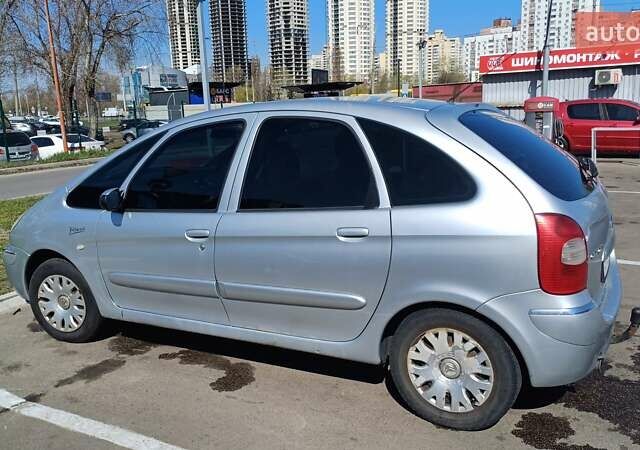 Серый Ситроен Ксара Пикассо, объемом двигателя 1.7 л и пробегом 375 тыс. км за 2700 $, фото 3 на Automoto.ua