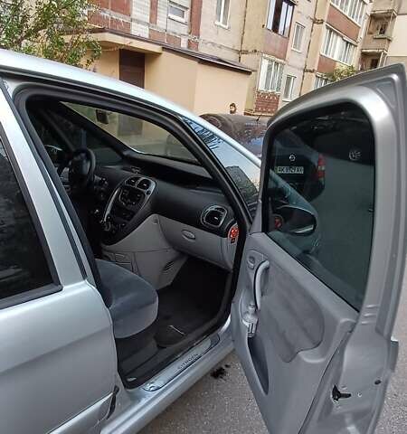 Серый Ситроен Ксара Пикассо, объемом двигателя 1.7 л и пробегом 375 тыс. км за 2700 $, фото 11 на Automoto.ua