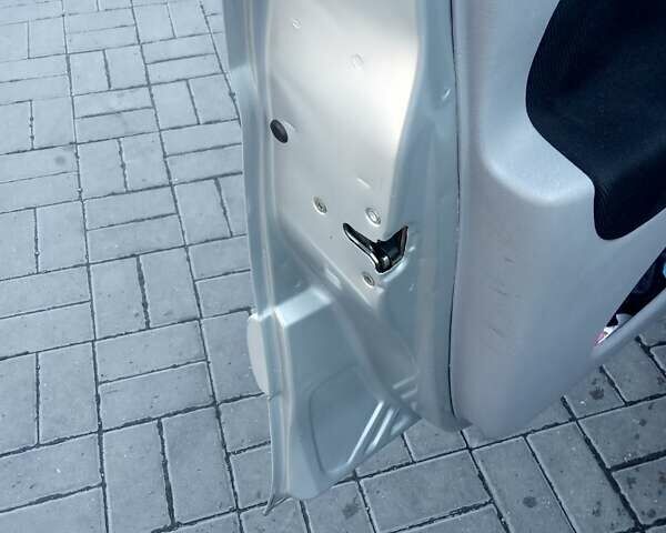 Серый Ситроен Ксара Пикассо, объемом двигателя 1.74 л и пробегом 258 тыс. км за 2700 $, фото 12 на Automoto.ua