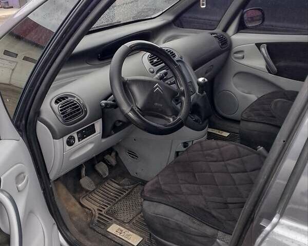 Сірий Сітроен Ксара Пікассо, об'ємом двигуна 1.59 л та пробігом 215 тис. км за 3700 $, фото 2 на Automoto.ua