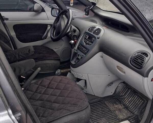 Сірий Сітроен Ксара Пікассо, об'ємом двигуна 1.59 л та пробігом 215 тис. км за 3700 $, фото 1 на Automoto.ua