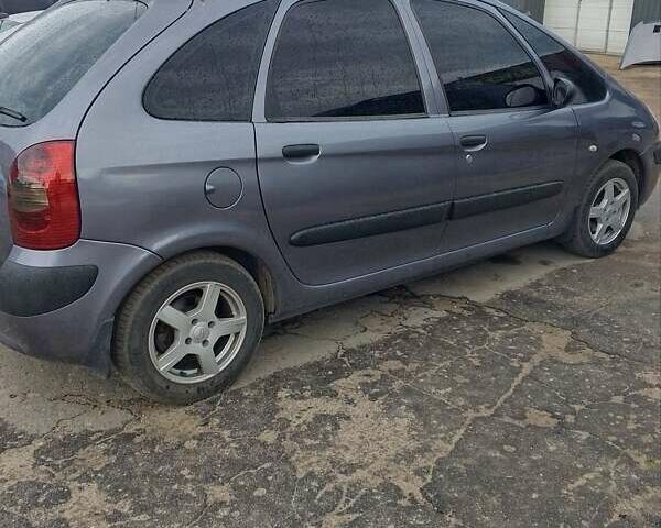 Сірий Сітроен Ксара Пікассо, об'ємом двигуна 1.59 л та пробігом 215 тис. км за 3700 $, фото 3 на Automoto.ua
